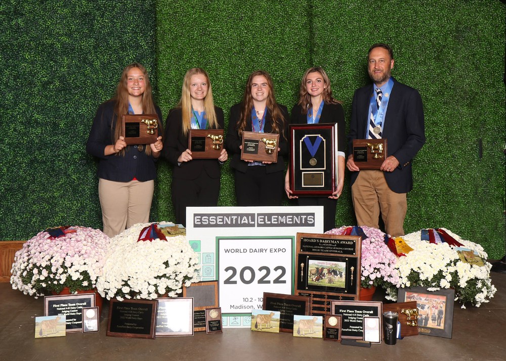 Berks County Teen Placed First at National 4-H Dairy Cattle Judging Contest L to R: Ellie Curtis, Morgan Smoker, Madelynn Hoffman, Sara Haag, Coach Dechow