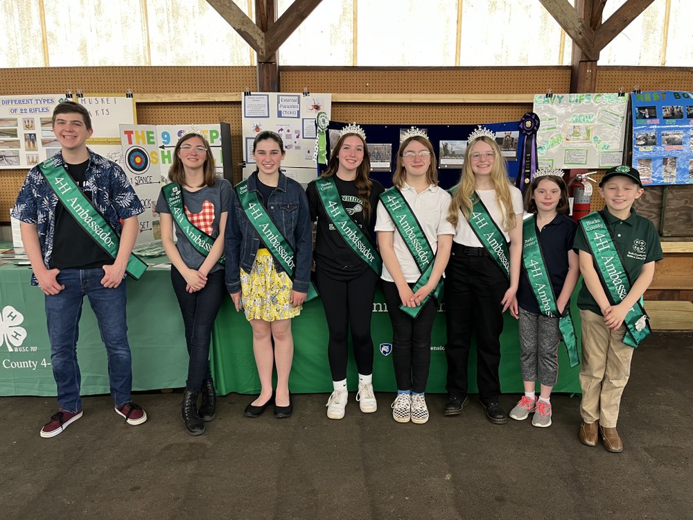 4-H Ambassadors at the Bucks County Extension Open House