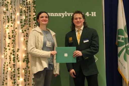 Bucks County 4-H Member Receives Diamond Clover Award
