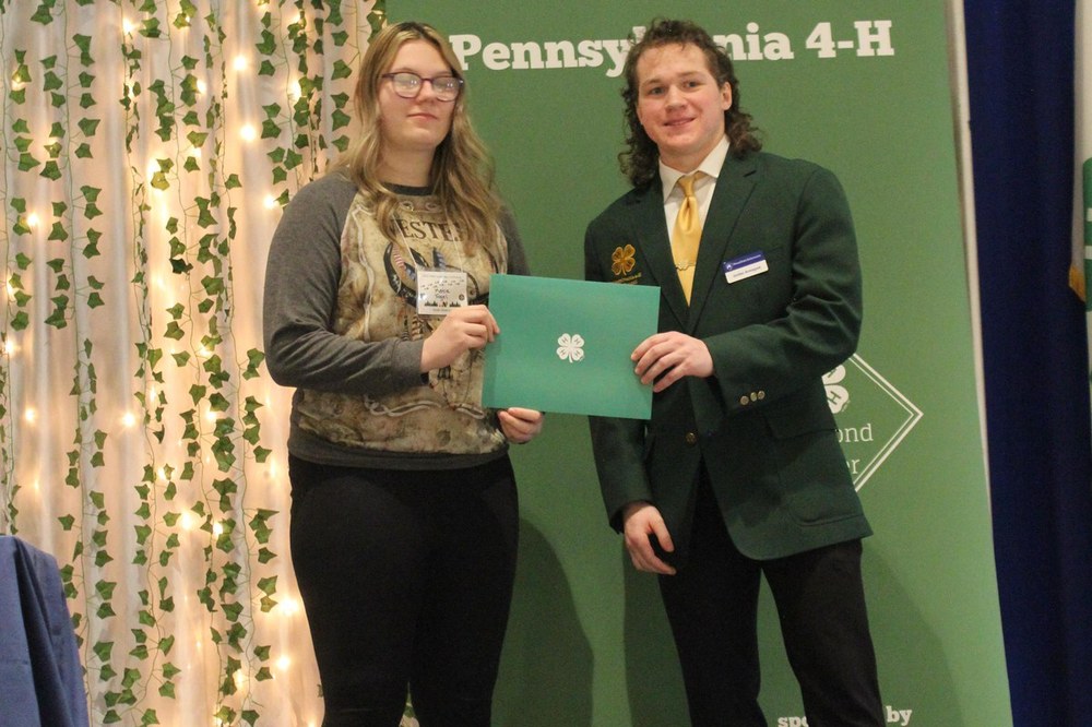 Bucks County 4-H Member Receives Diamond Clover Award