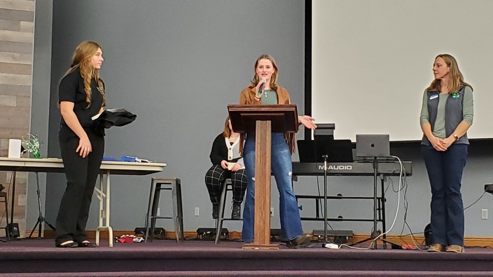Congratulations Crawford County Clover Award Recipients! Abigail Mozina and Anne Meszaros (with 4-H Educator, Paula Lucas) present on their Diamond Clover Award projects.