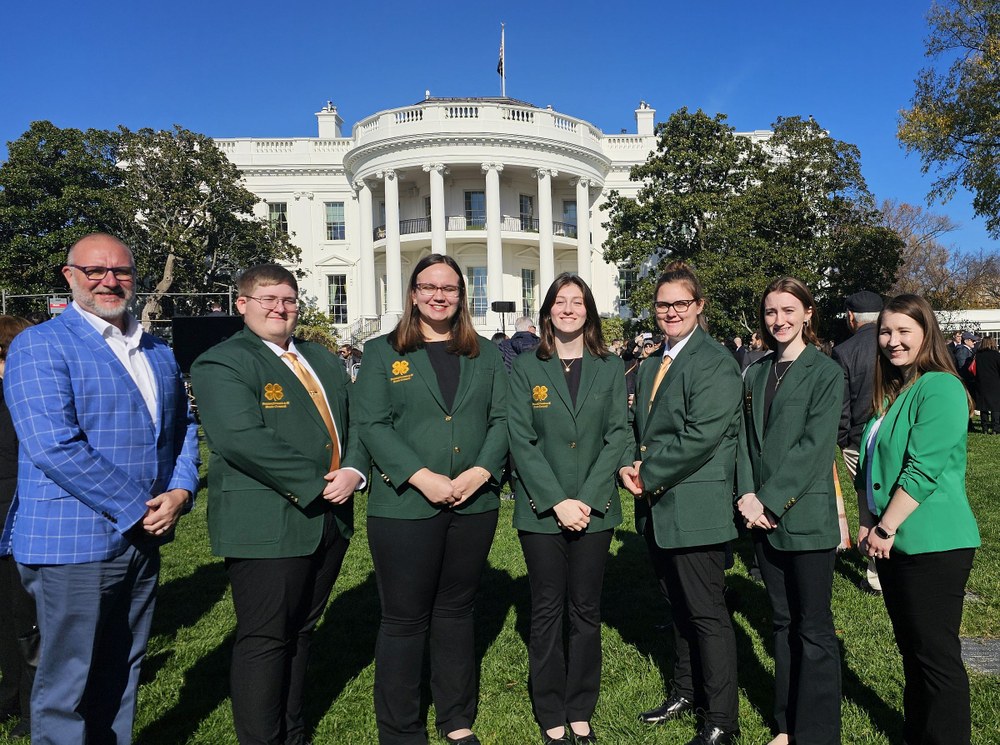Pennsylvania 4-H Delegation Attends White House Turkey Pardoning Ceremony Members of Pennsylvania 4-H attended the annual turkey pardoning ceremony at the White House Nov. 25. Representing Penn State were (from left) Jeff Hyde, director of Penn State Extension and associate dean in the College of Agricultural Sciences; members of the Pennsylvania 4-H State Council, including Reuben Knepper, of Fulton County, Jordan Olson, of Mercer County, Allison Emanuel, of Lehigh County, Sammi Strouse, of Schuylkill County, and Alyssa Horton, of Huntingdon County; and Jeanette Stackhouse, Penn State Extension 4-H education specialist for leadership and civic engagement.